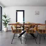 Exclusive 6 Bedrooms In Lanzarote - Ocean & Volcano Views, Private Pool, Jacuzzi & Gym ヴィラ *