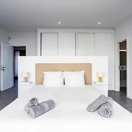 Villa Exclusive 6 Bedrooms In Lanzarote - Ocean & Volcano Views, Private Pool, Jacuzzi & Gym *