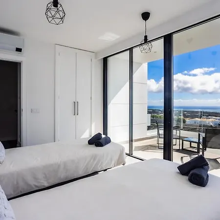 Exclusive 6 Bedrooms In Lanzarote - Ocean & Volcano Views, Private Pool, Jacuzzi & Gym Vila Mácher