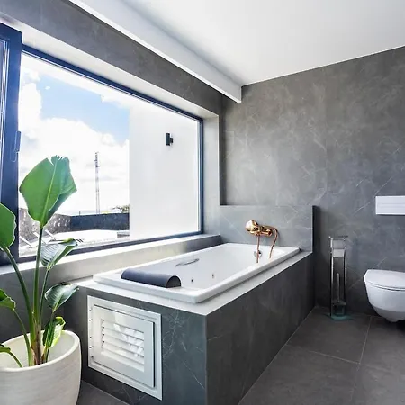 Exclusive 6 Bedrooms In Lanzarote - Ocean & Volcano Views, Private Pool, Jacuzzi & Gym Vila *