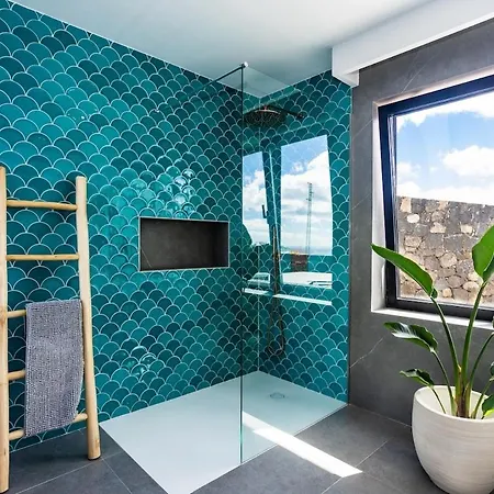 Exclusive 6 Bedrooms In Lanzarote - Ocean & Volcano Views, Private Pool, Jacuzzi & Gym Vila