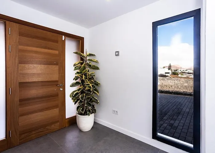 Villa Exclusive 6 Bedrooms In Lanzarote - Ocean & Volcano Views, Private Pool, Jacuzzi & Gym Mácher