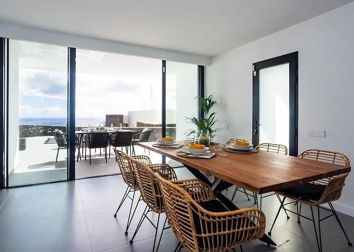 Villa Exclusive 6 Bedrooms In Lanzarote - Ocean & Volcano Views, Private Pool, Jacuzzi & Gym *