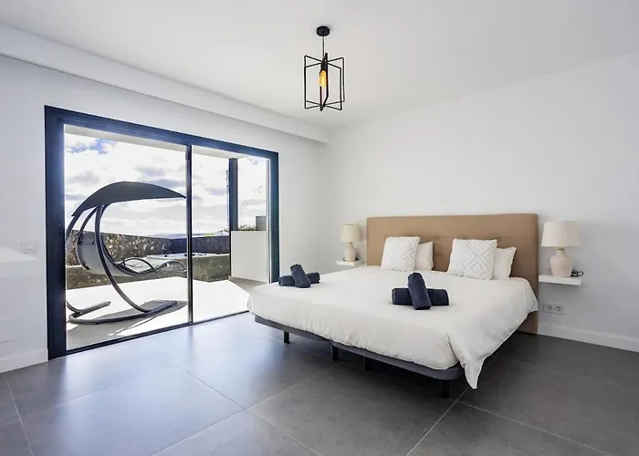 Exclusive 6 Bedrooms In Lanzarote - Ocean & Volcano Views, Private Pool, Jacuzzi & Gym Villa Mácher