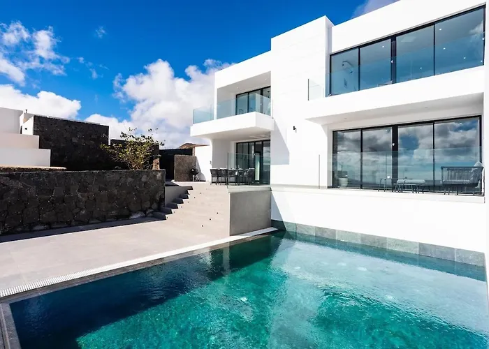 Villa Exclusive 6 Bedrooms In Lanzarote - Ocean & Volcano Views, Private Pool, Jacuzzi & Gym