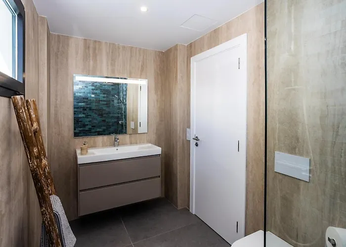 Exclusive 6 Bedrooms In Lanzarote - Ocean & Volcano Views, Private Pool, Jacuzzi & Gym * Mácher