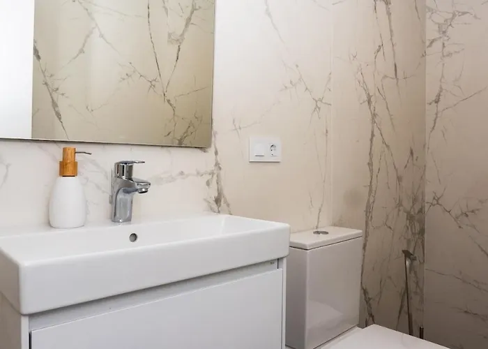 Villa Exclusive 6 Bedrooms In Lanzarote - Ocean & Volcano Views, Private Pool, Jacuzzi & Gym *