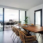 Willa Exclusive 6 Bedrooms In Lanzarote - Ocean & Volcano Views, Private Pool, Jacuzzi & Gym *