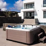 Exclusive 6 Bedrooms In Lanzarote - Ocean & Volcano Views, Private Pool, Jacuzzi & Gym Willa