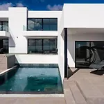 Exclusive 6 Bedrooms In Lanzarote - Ocean & Volcano Views, Private Pool, Jacuzzi & Gym Willa Mácher