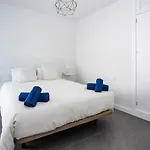 Exclusive 6 Bedrooms In Lanzarote - Ocean & Volcano Views, Private Pool, Jacuzzi & Gym Willa Mácher