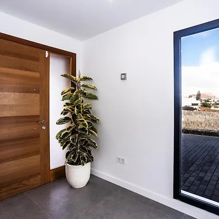 Villa Exclusive 6 Bedrooms In Lanzarote - Ocean & Volcano Views, Private Pool, Jacuzzi & Gym Mácher