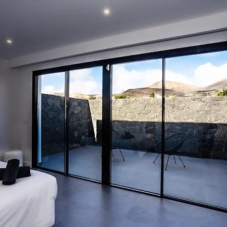 Exclusive 6 Bedrooms In Lanzarote - Ocean & Volcano Views, Private Pool, Jacuzzi & Gym *