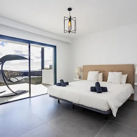 Exclusive 6 Bedrooms In Lanzarote - Ocean & Volcano Views, Private Pool, Jacuzzi & Gym Вилла Мачер