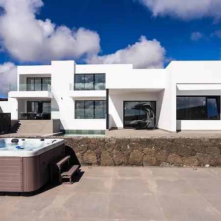 Exclusive 6 Bedrooms In Lanzarote - Ocean & Volcano Views, Private Pool, Jacuzzi & Gym Mácher