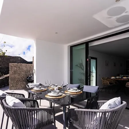 Exclusive 6 Bedrooms In Lanzarote - Ocean & Volcano Views, Private Pool, Jacuzzi & Gym *