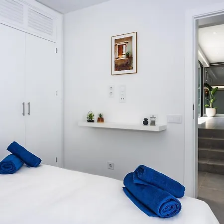 Willa Exclusive 6 Bedrooms In Lanzarote - Ocean & Volcano Views, Private Pool, Jacuzzi & Gym *