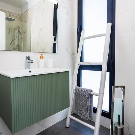 Exclusive 6 Bedrooms In Lanzarote - Ocean & Volcano Views, Private Pool, Jacuzzi & Gym Willa Mácher