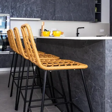 Willa Exclusive 6 Bedrooms In Lanzarote - Ocean & Volcano Views, Private Pool, Jacuzzi & Gym