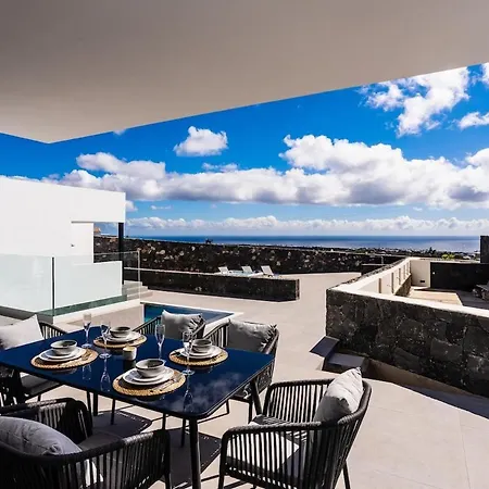 Willa Exclusive 6 Bedrooms In Lanzarote - Ocean & Volcano Views, Private Pool, Jacuzzi & Gym *