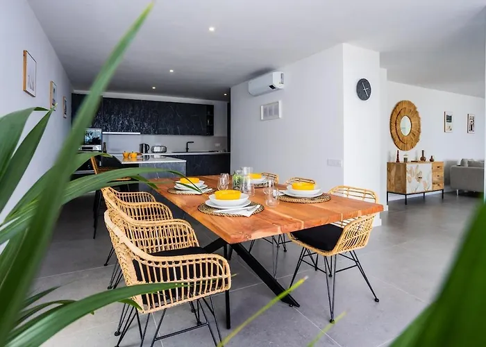 Exclusive 6 Bedrooms In Lanzarote - Ocean & Volcano Views, Private Pool, Jacuzzi & Gym Macher