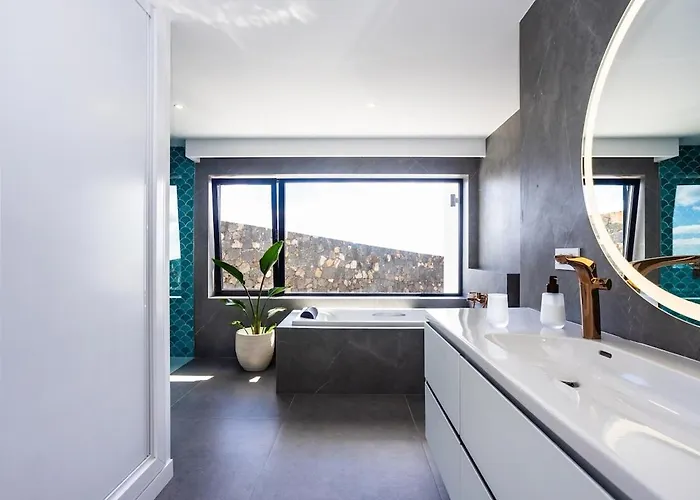 Exclusive 6 Bedrooms In Lanzarote - Ocean & Volcano Views, Private Pool, Jacuzzi & Gym 别墅 Mácher