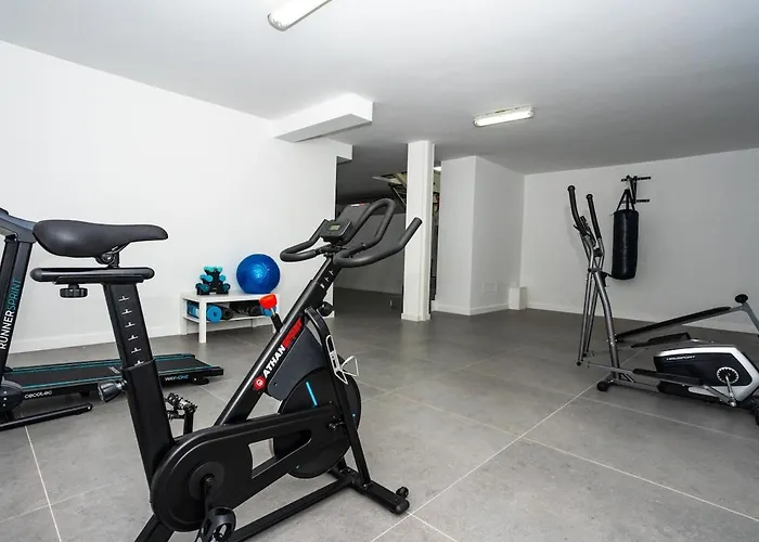 Exclusive 6 Bedrooms In Lanzarote - Ocean & Volcano Views, Private Pool, Jacuzzi & Gym Macher