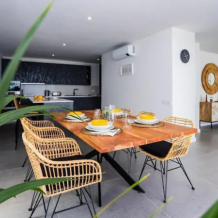 Exclusive 6 Bedrooms In Lanzarote - Ocean&volcano Views, Private Pool, Jacuzzi&gym Mácher