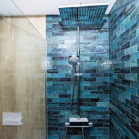 Exclusive 6 Bedrooms In Lanzarote - Ocean & Volcano Views, Private Pool, Jacuzzi & Gym וילה *