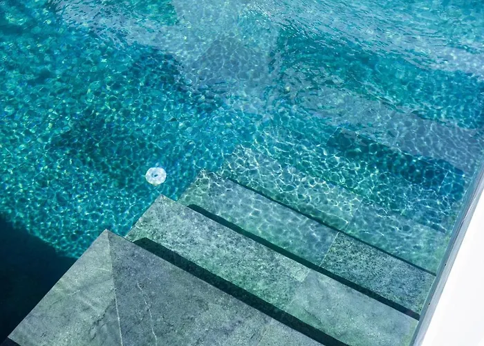 Exclusive 6 Bedrooms In Lanzarote - Ocean & Volcano Views, Private Pool, Jacuzzi & Gym וילה