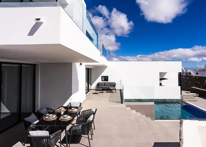 Exclusive 6 Bedrooms In Lanzarote - Ocean & Volcano Views, Private Pool, Jacuzzi & Gym *
