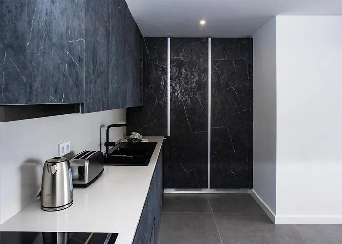 וילה Exclusive 6 Bedrooms In Lanzarote - Ocean & Volcano Views, Private Pool, Jacuzzi & Gym