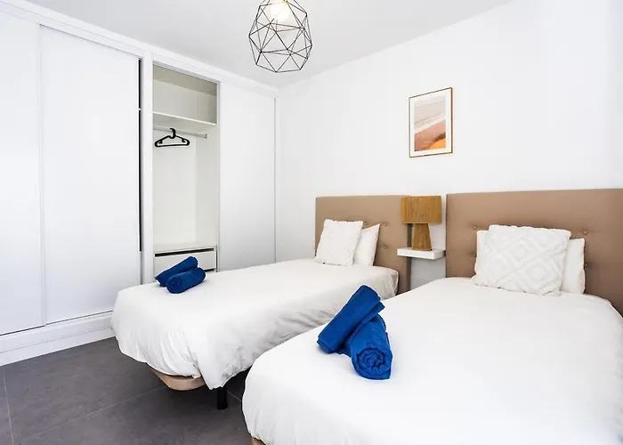 וילה Exclusive 6 Bedrooms In Lanzarote - Ocean & Volcano Views, Private Pool, Jacuzzi & Gym *