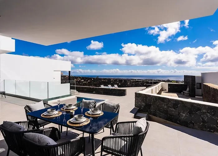 וילה Exclusive 6 Bedrooms In Lanzarote - Ocean & Volcano Views, Private Pool, Jacuzzi & Gym *